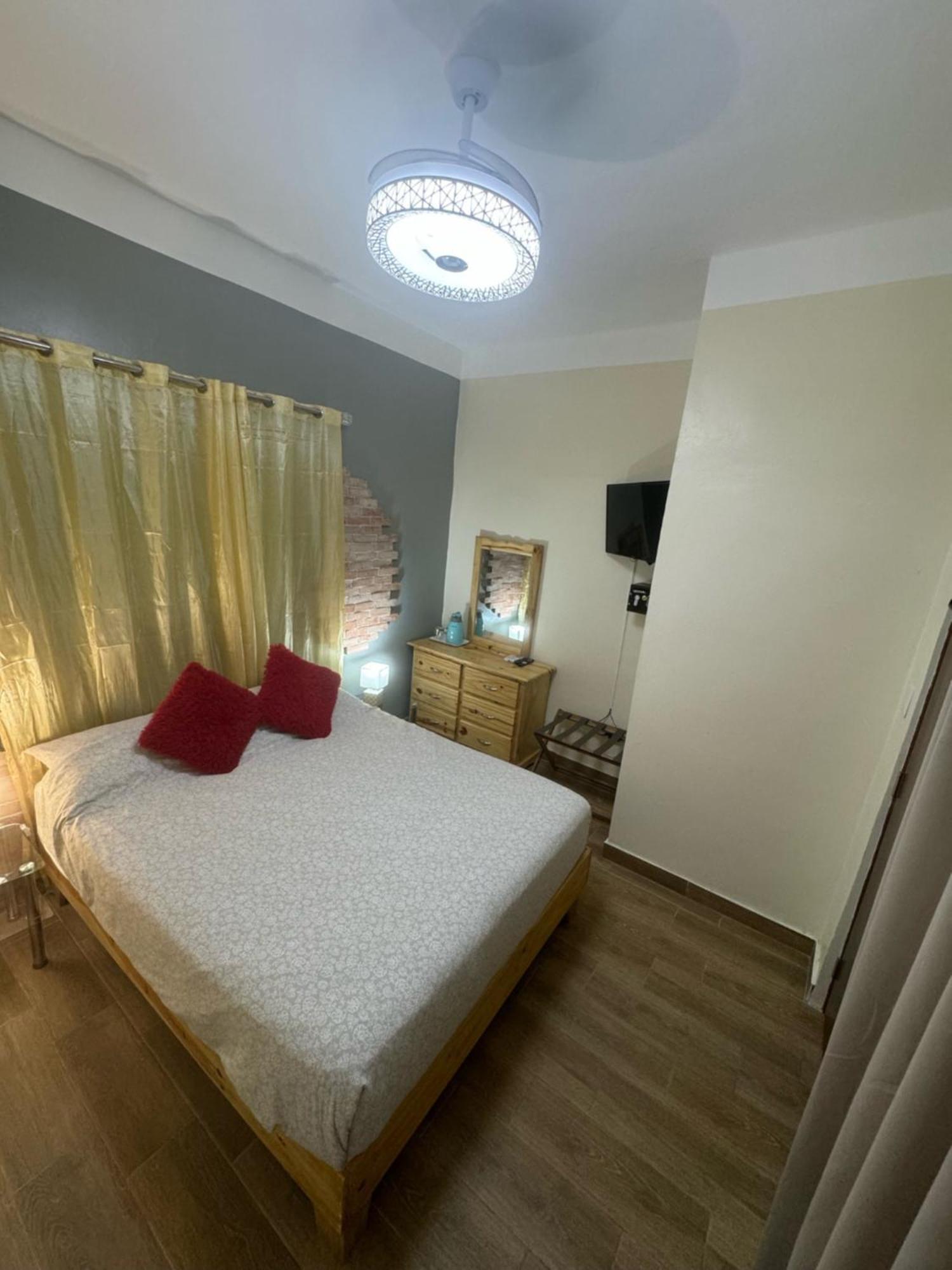 El Conde De Atrini Hotel ซานโตโดมิงโก ภายนอก รูปภาพ